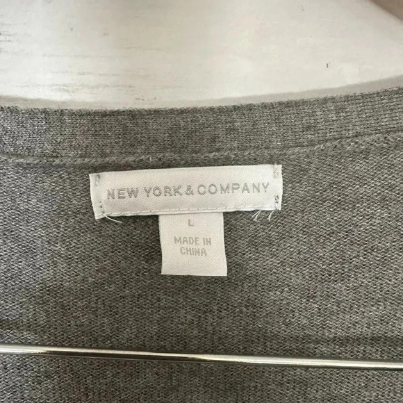 New York & Company Grey Sweater Size L - Picture 5 of 5
